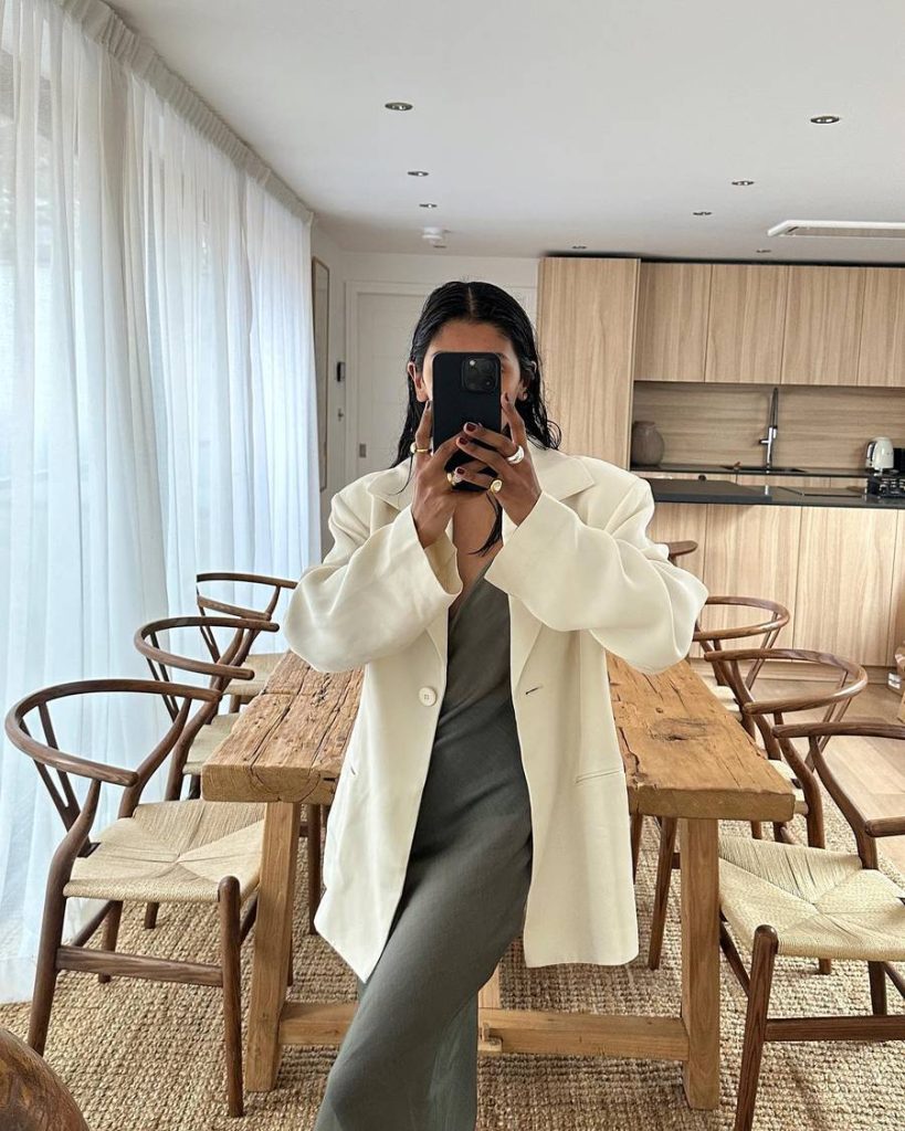 https://madison-to-melrose.com/wp-content/uploads/2023/11/oversized-blazer-outfits-270565-1678643431157-image.900x0c-819x1024.jpg