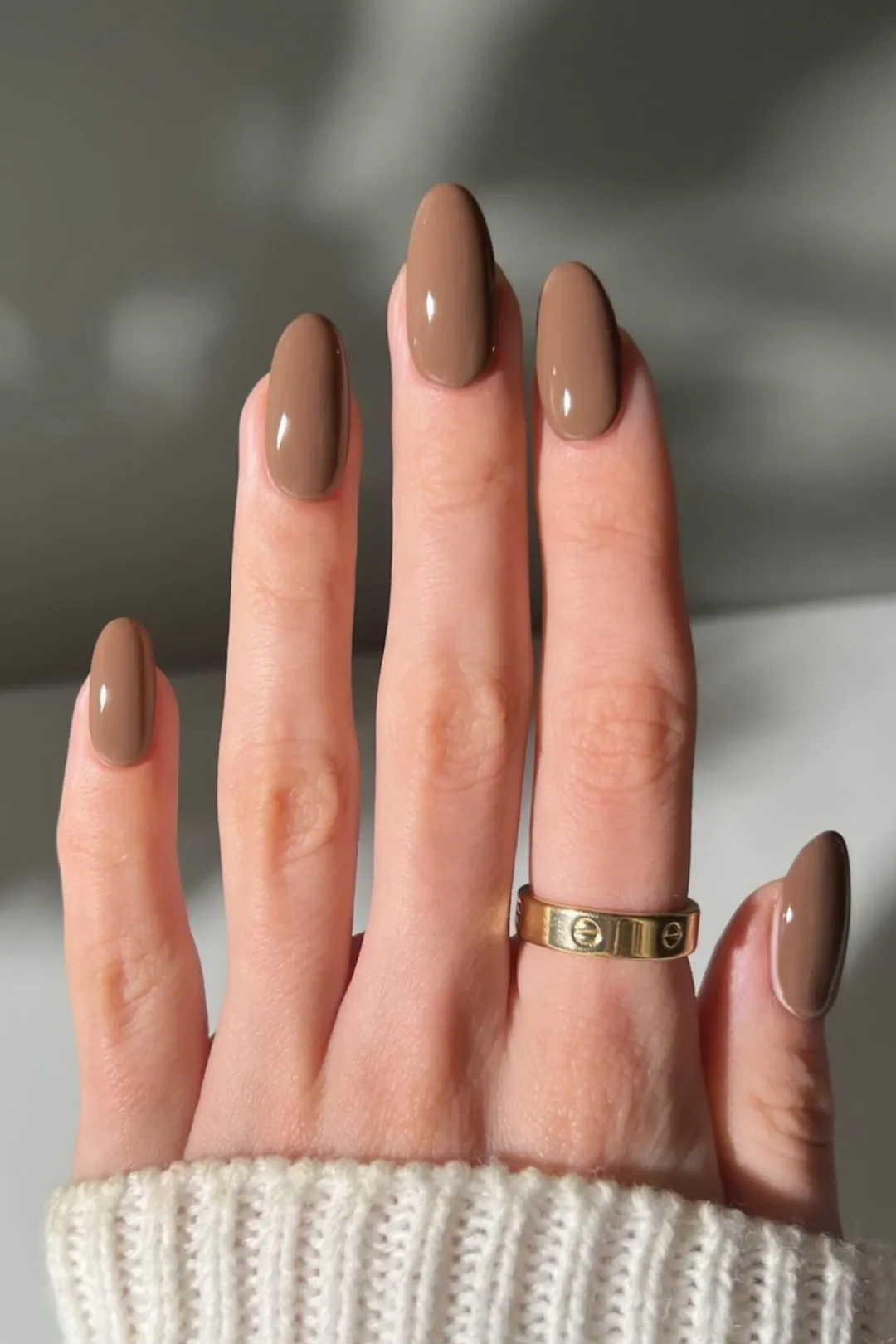 mocha mousse nail trends 2025